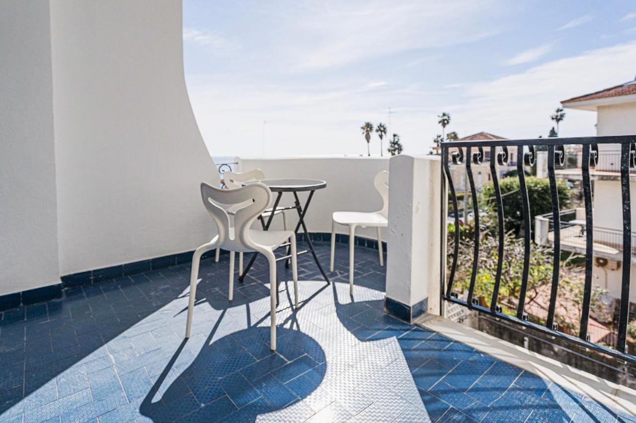 B&B Sea Terrace อาชิ กัสเตลโล ภายนอก รูปภาพ