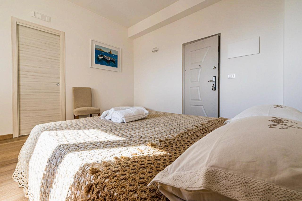 B&B Sea Terrace อาชิ กัสเตลโล ภายนอก รูปภาพ