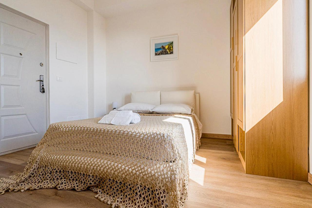 B&B Sea Terrace อาชิ กัสเตลโล ภายนอก รูปภาพ